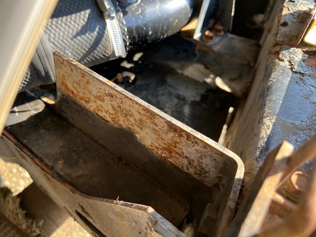 MITSUBISHI FUSOU AERO ACE 2010