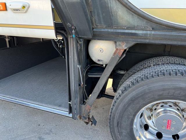 MITSUBISHI FUSOU AERO ACE 2013