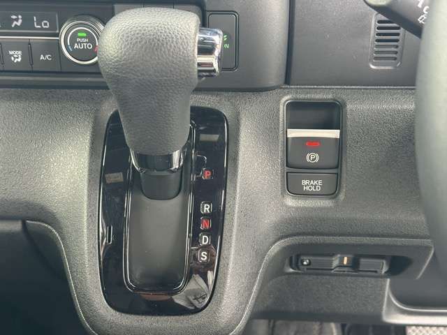 HONDA N BOX CUSTOM 2023