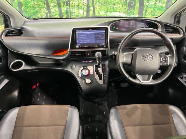 TOYOTA SIENTA HYBRID 2020