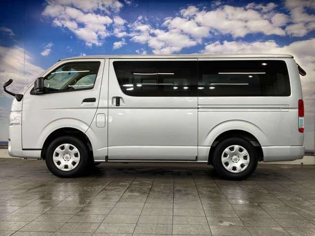 TOYOTA HIACE van 4WD 2023