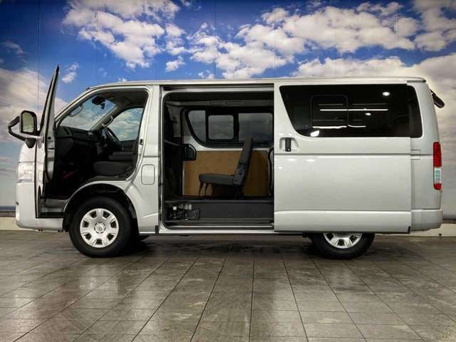 TOYOTA HIACE van 4WD 2023