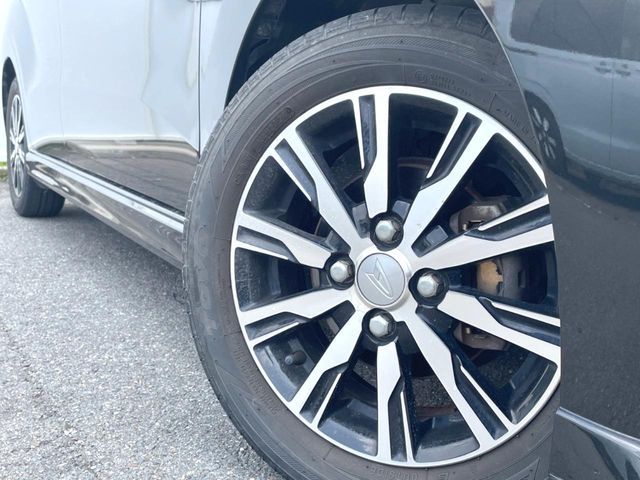 DAIHATSU MOVE CUSTOM 2015