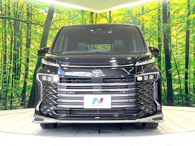 TOYOTA VOXY 2022