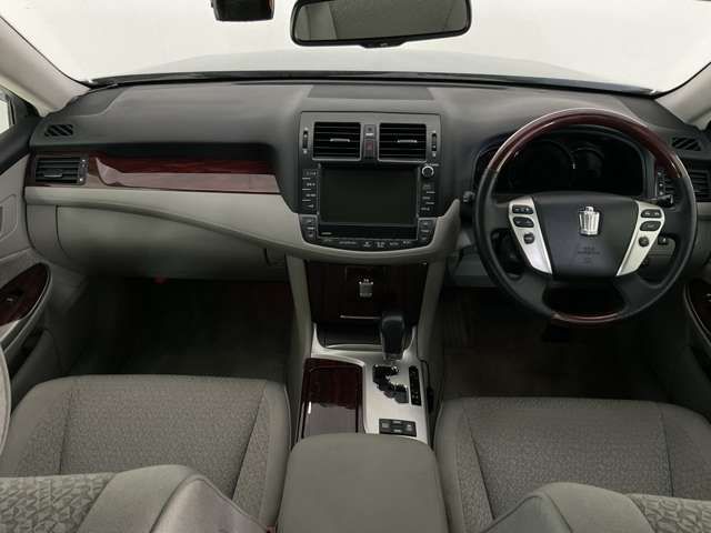 TOYOTA CROWN sedan 2010