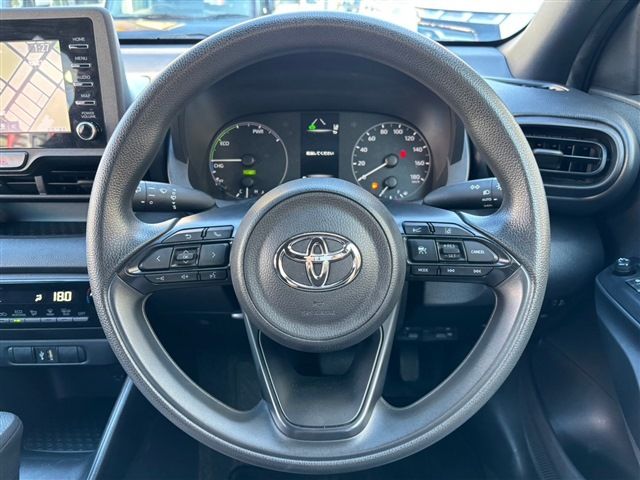 TOYOTA YARIS HYBRID 2021