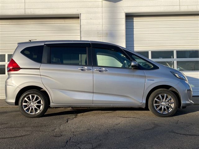 HONDA FREED plus HYBRID 4WD 2017