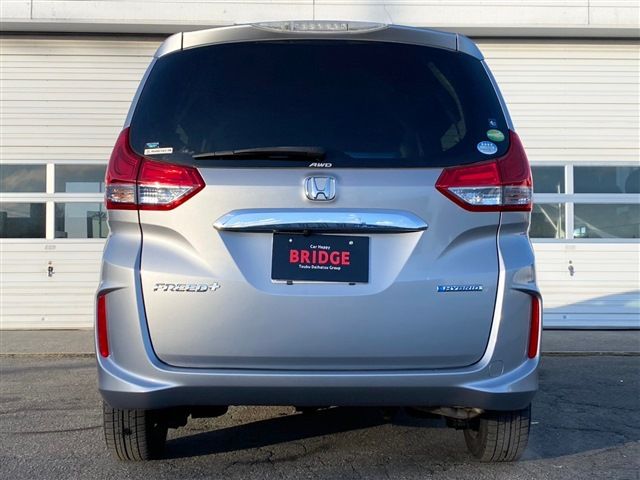 HONDA FREED plus HYBRID 4WD 2017