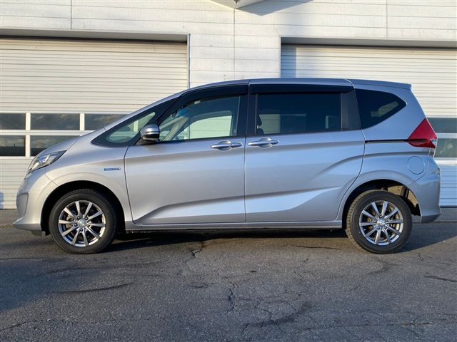 HONDA FREED plus HYBRID 4WD 2017