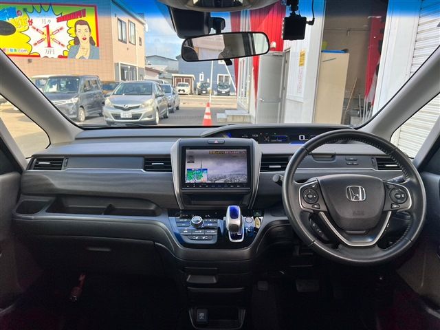 HONDA FREED plus HYBRID 4WD 2017