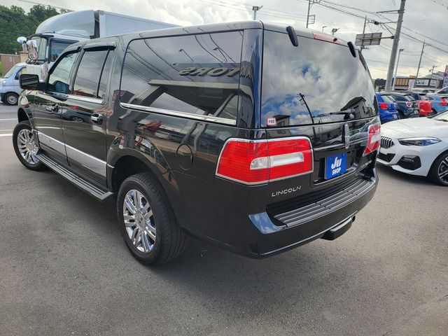 LINCOLN LINCOLN NAVIGATER 2WD 2009