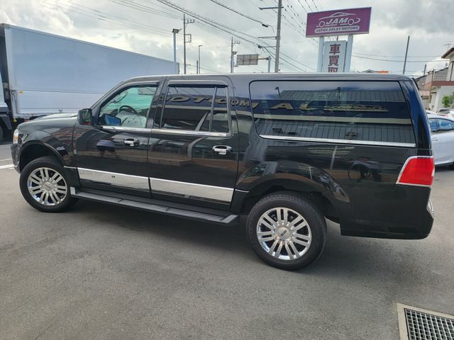 LINCOLN LINCOLN NAVIGATER 2WD 2009