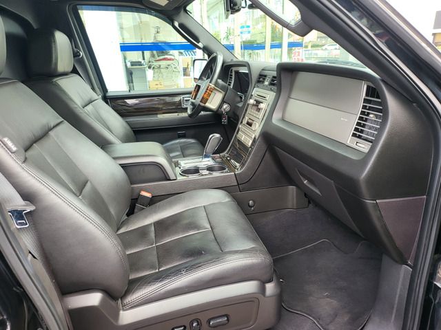 LINCOLN LINCOLN NAVIGATER 2WD 2009