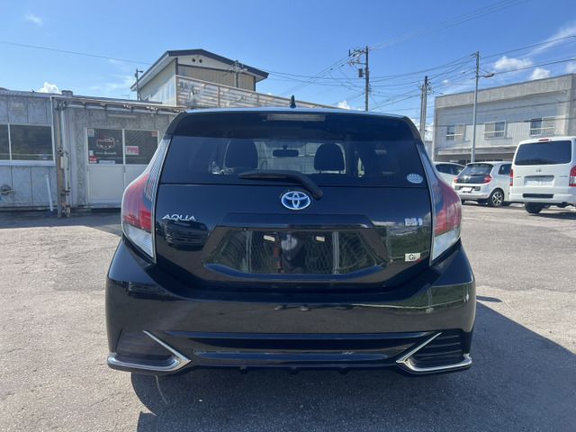 TOYOTA AQUA 2015