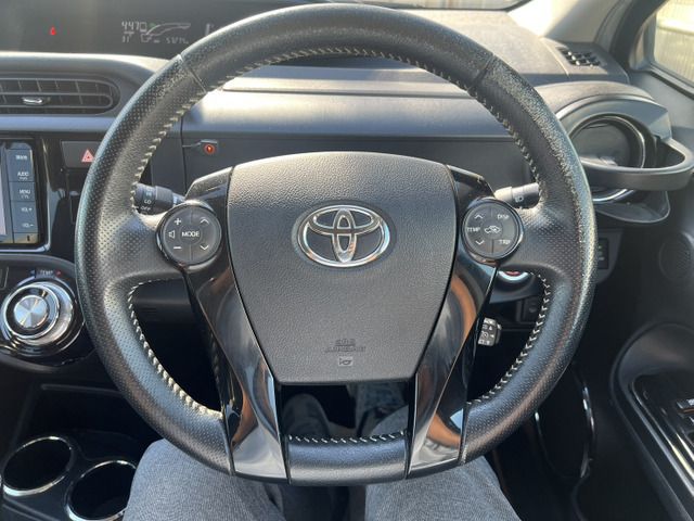 TOYOTA AQUA 2015