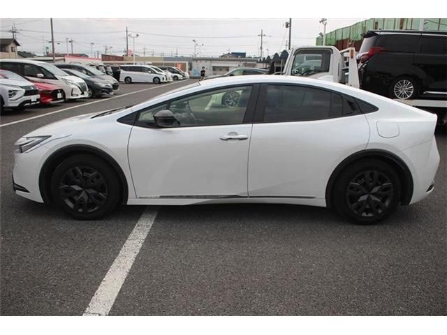 TOYOTA PRIUS PHV 2025