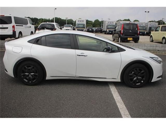 TOYOTA PRIUS PHV 2025