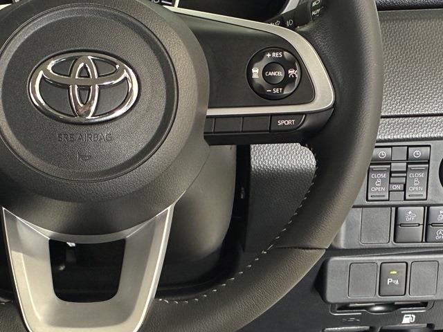 TOYOTA ROOMY 2021