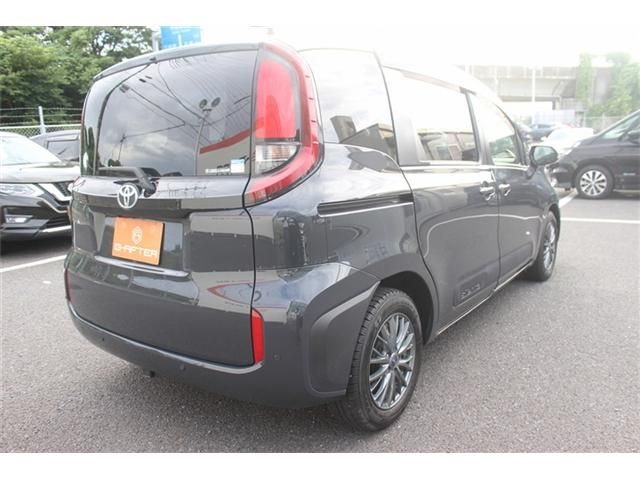 TOYOTA SIENTA 2022