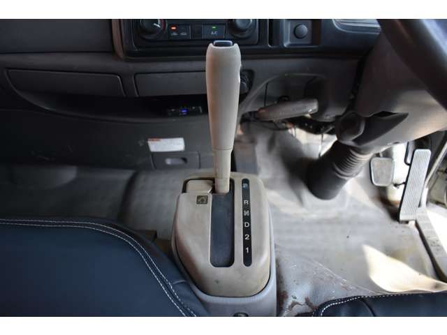 MAZDA TITAN DUSH 2007