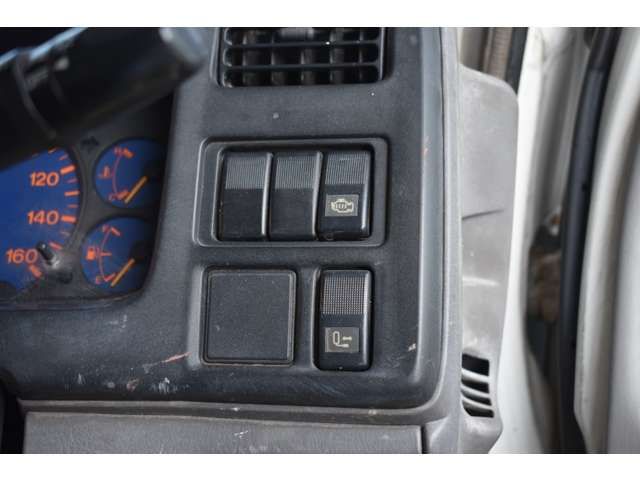 MAZDA TITAN DUSH 2007