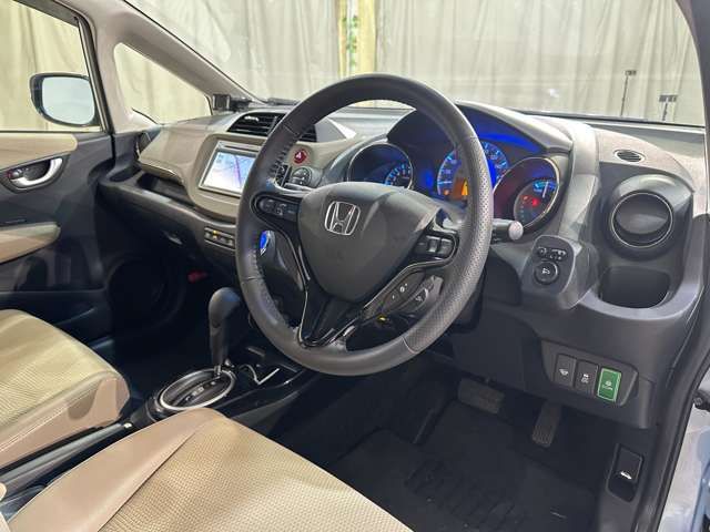 HONDA FIT SHUTTLE HYBRID 2013