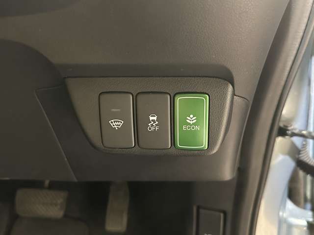 HONDA FIT SHUTTLE HYBRID 2013