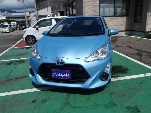 TOYOTA AQUA 2016