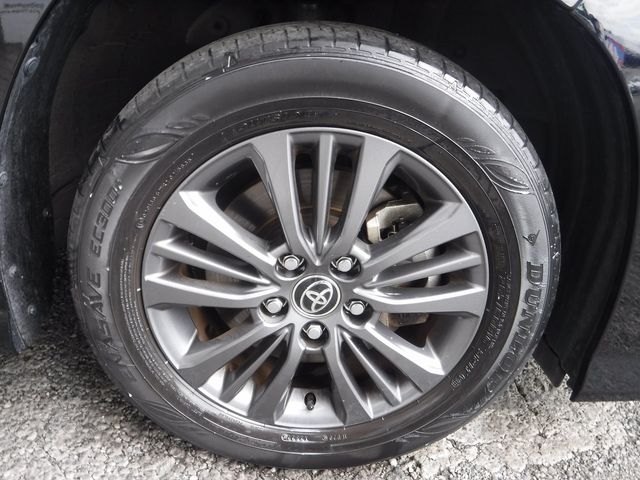 TOYOTA VOXY HYBRID 2022