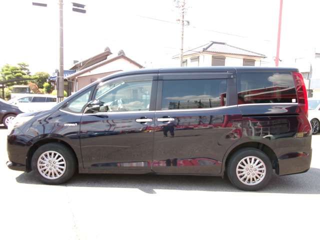 TOYOTA ESQUIRE HYBRID 2015