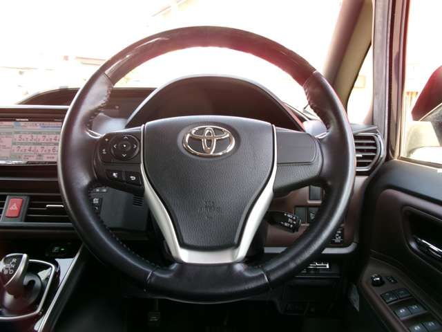 TOYOTA ESQUIRE HYBRID 2015