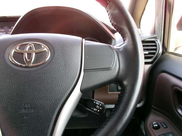 TOYOTA ESQUIRE HYBRID 2015