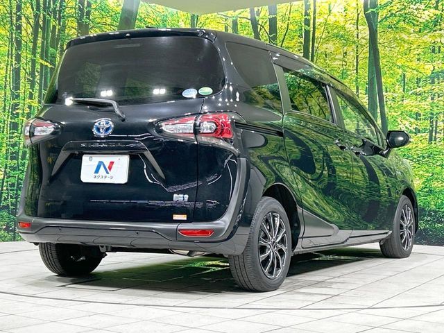 TOYOTA SIENTA HYBRID 2019