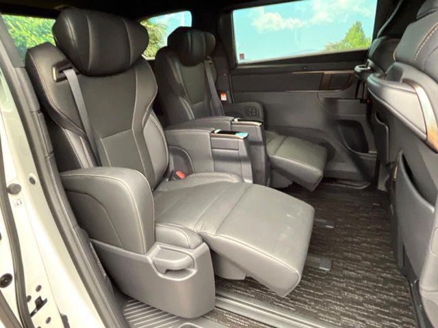 TOYOTA ALPHARD hybrid 2024