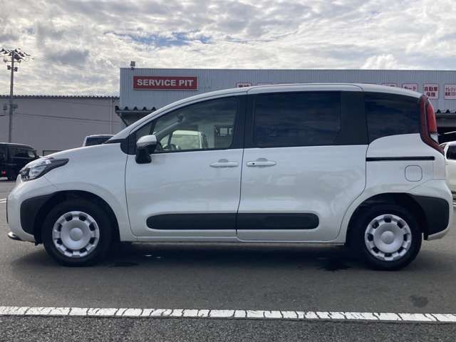 TOYOTA SIENTA HYBRID 2023