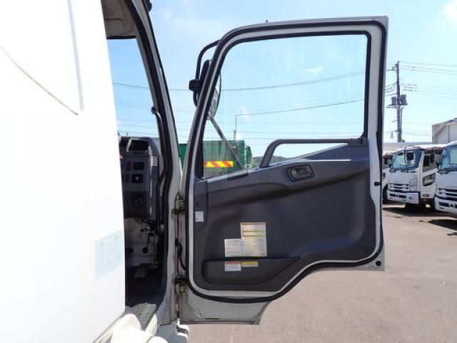 MITSUBISHI FUSOU FIGHTER 2017