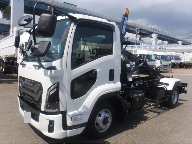 ISUZU FORWARD 2025