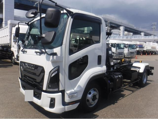 ISUZU FORWARD 2025