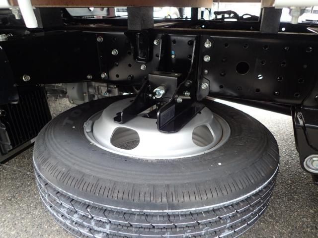 MITSUBISHI CANTER 2024