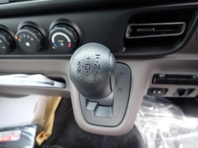 MITSUBISHI CANTER 2024