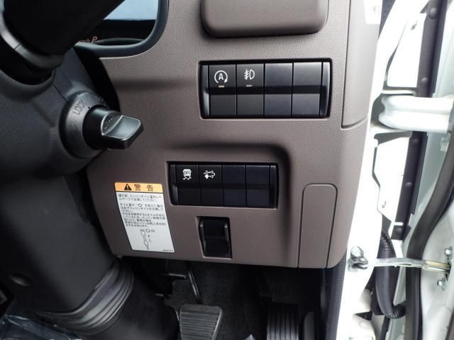 MITSUBISHI CANTER 2024