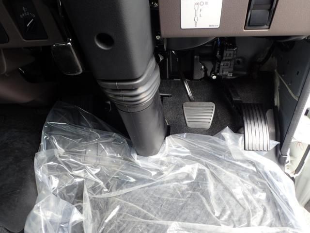 MITSUBISHI CANTER 2024