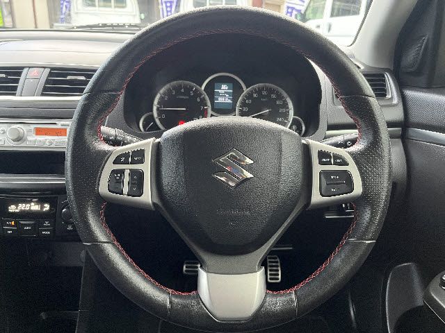 SUZUKI SWIFT 2012