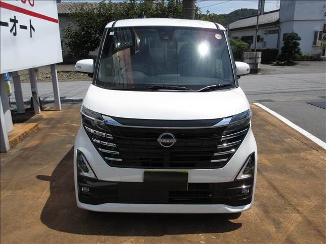 NISSAN ROOX 2025