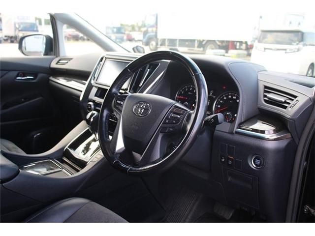 TOYOTA VELLFIRE 2016