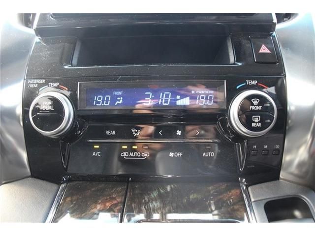 TOYOTA VELLFIRE 2016