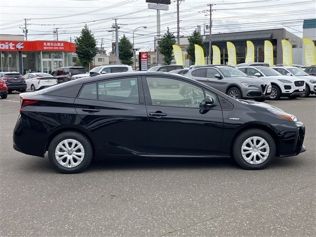 TOYOTA PRIUS 4WD 2020