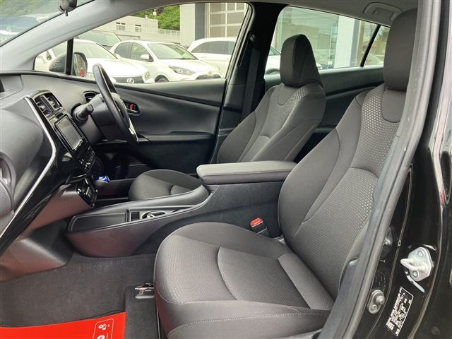 TOYOTA PRIUS 4WD 2020