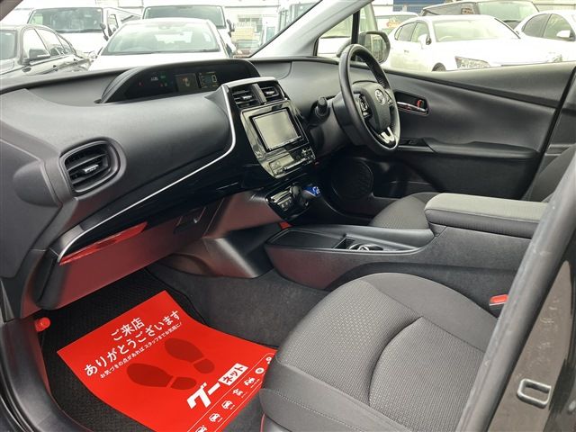 TOYOTA PRIUS 4WD 2020