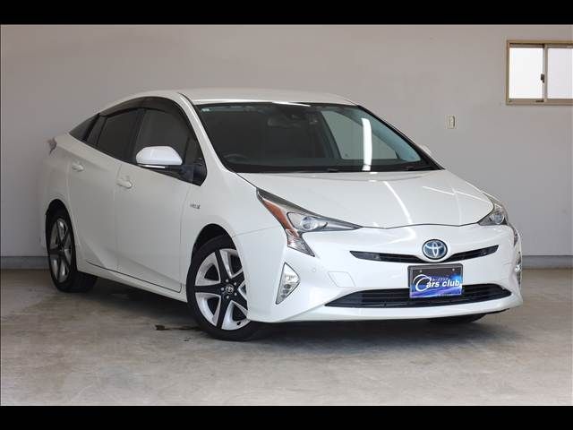 TOYOTA PRIUS 2016